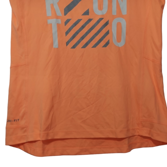 Nike Miller Running Women's 15K Toronto  Athletic T-Shirt Peach Size Small - Picture 5 of 11